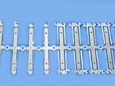 连续拉伸成型类冲压件及料带